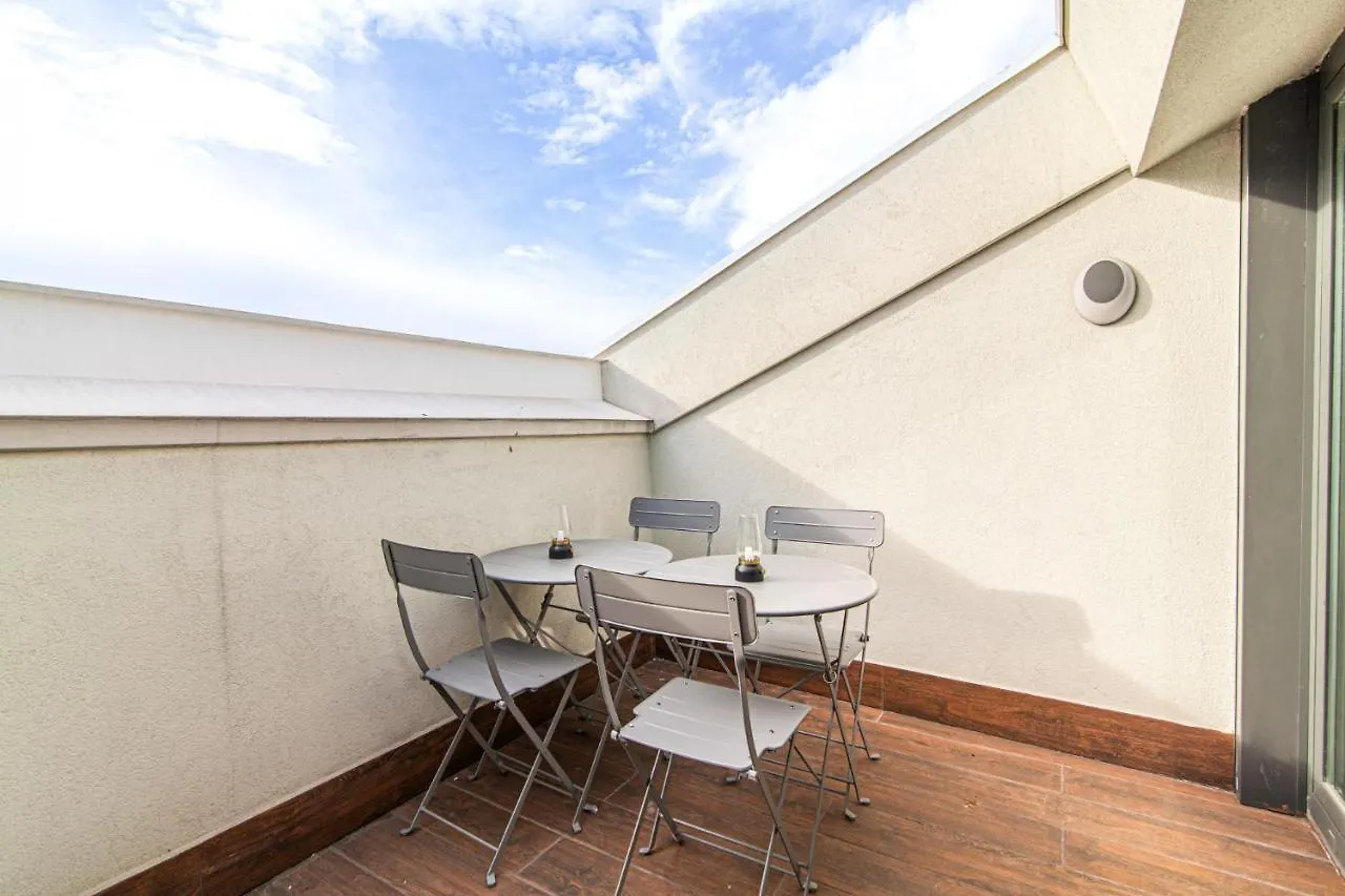 Apartmán Centrally Located Flat With Balcony In Beyoglu Istanbulská provincie 0*,  Turecko