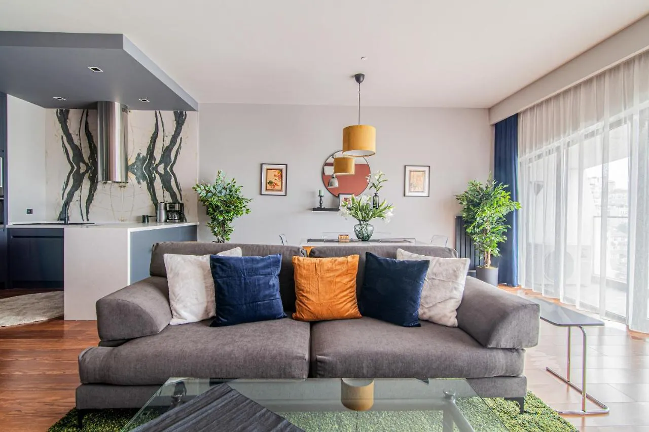 イスタンブールCentrally Located Flat With Balcony In Beyogluアパートメント 0*, イスタンブール