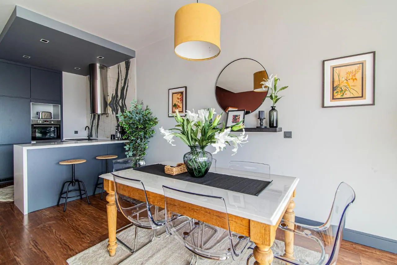 イスタンブールCentrally Located Flat With Balcony In Beyogluアパートメント アパート イスタンブール
