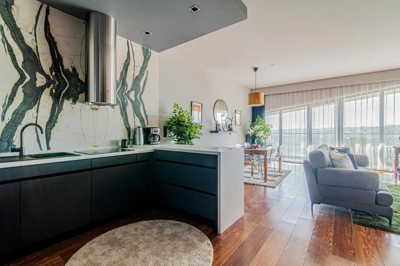 アパート イスタンブールCentrally Located Flat With Balcony In Beyogluアパートメント
