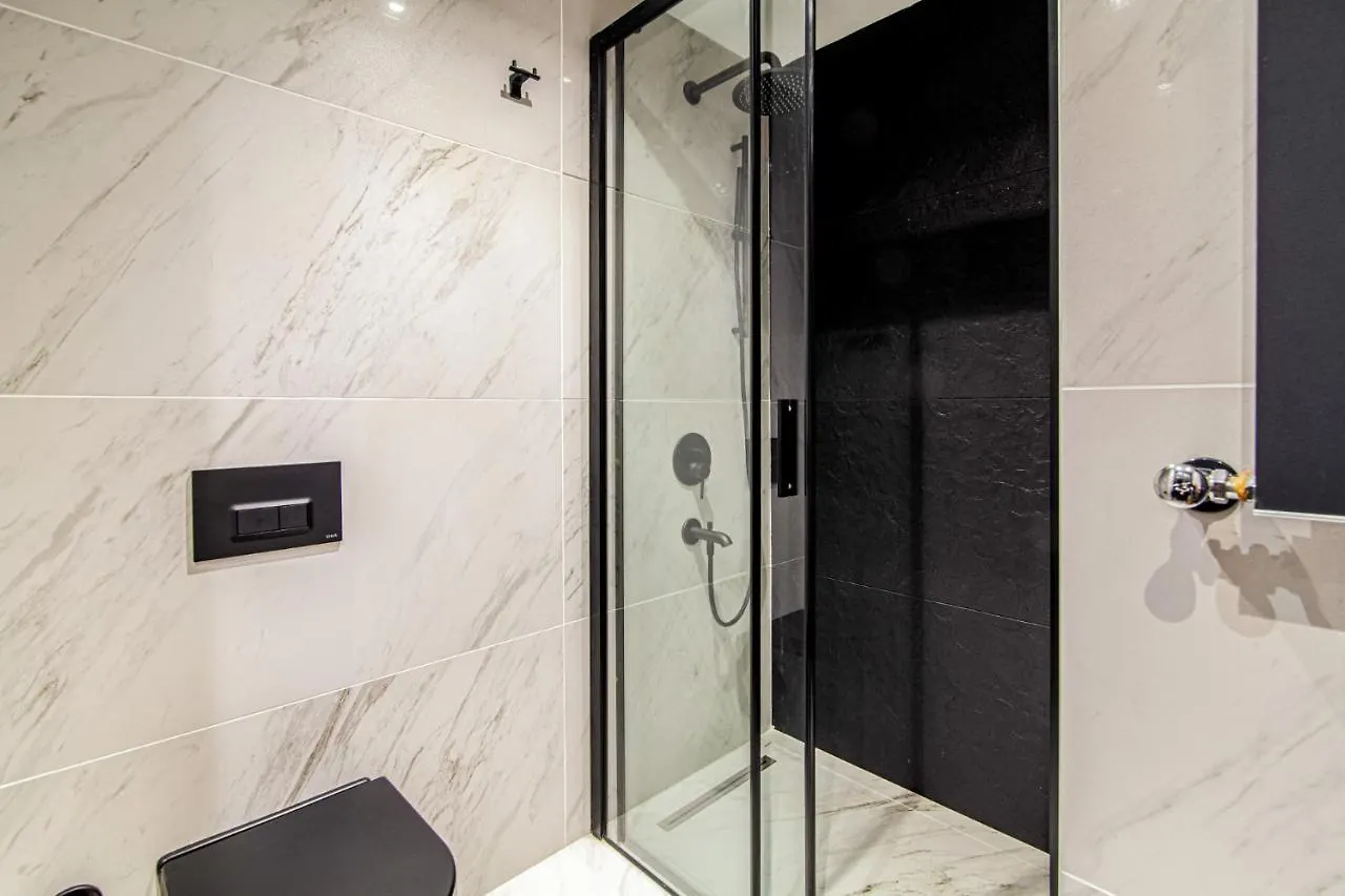 イスタンブールCentrally Located Flat With Balcony In Beyogluアパートメント